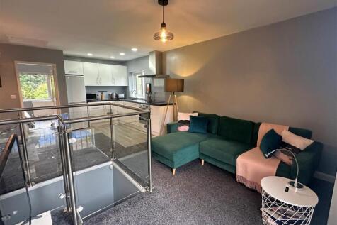 Lounge 2.jpg