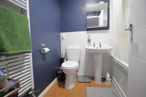 Bathroom.JPG
