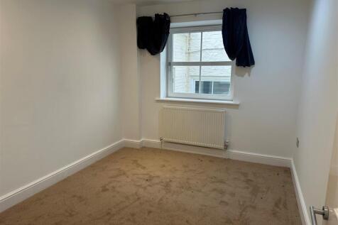 Master Bedroom.jpg