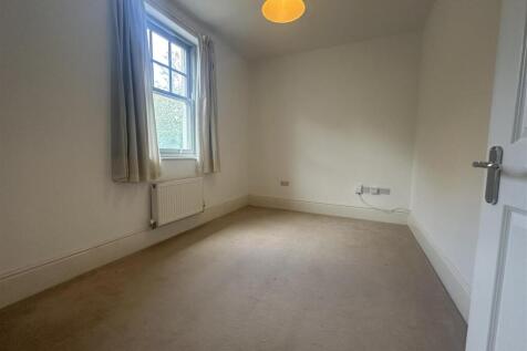 Bedroom 1.jpeg