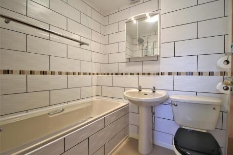 Bathroom (1).JPG
