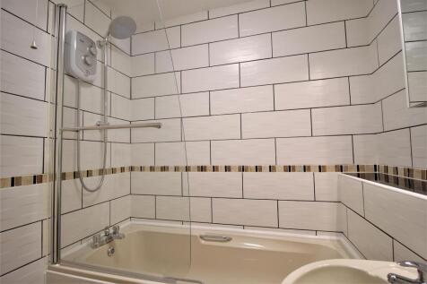 Bathroom (2).JPG