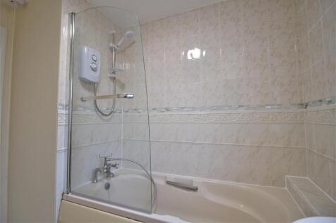 Bathroom (2).JPG