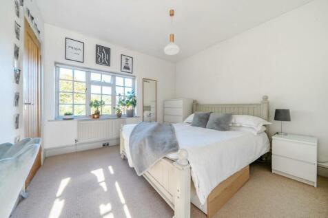 Little Manor, Wolston