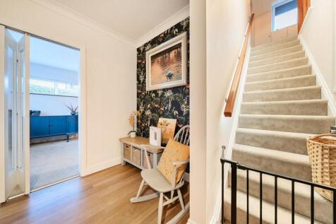 21 Watford Road, Crick g