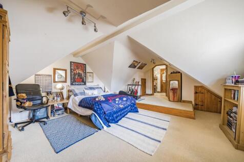1 The Shires, Church Lawford