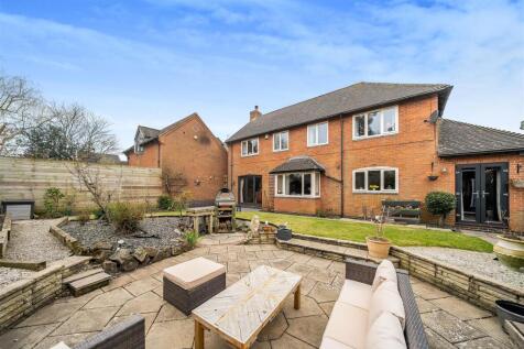 1 The Shires, Church Lawford