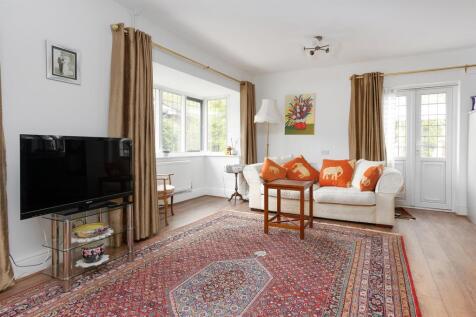 21 Moultrie Road, Rugby