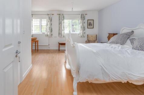 21 Moultrie Road, Rugby