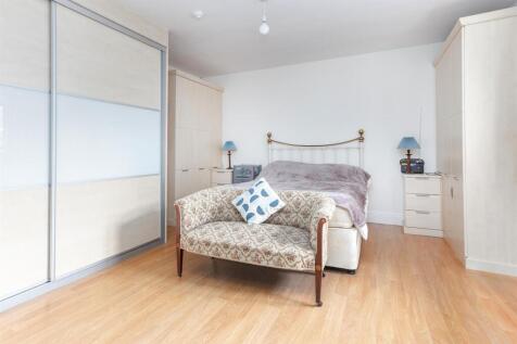 21 Moultrie Road, Rugby
