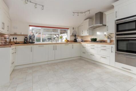 2 Barby Lane, RUGBY
