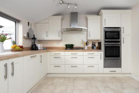 2 Barby Lane, RUGBY
