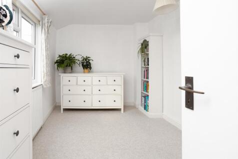 2 Barby Lane, RUGBY