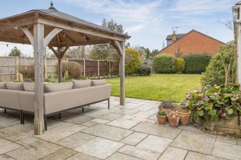 2 Barby Lane, RUGBY