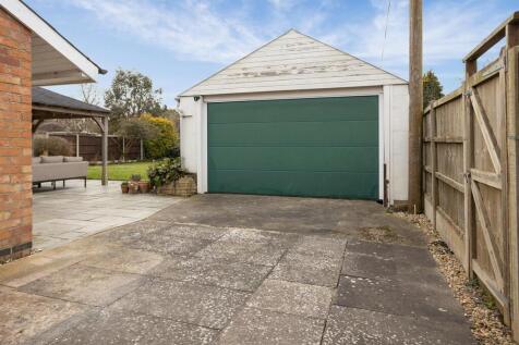 2 Barby Lane, RUGBY