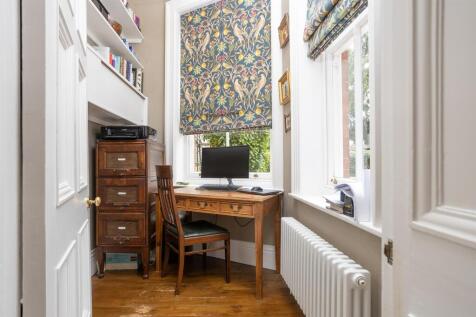 The West Wing, Barby Road