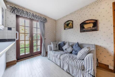 34 Abbotts Walk