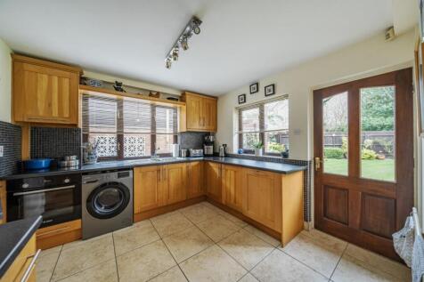 3 Crick Road, Rugby