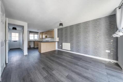 33 Farnborough Avenue