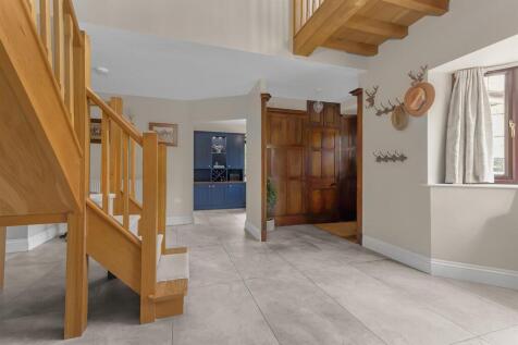 56 Rugby Road, Binley Woods (25).jpg