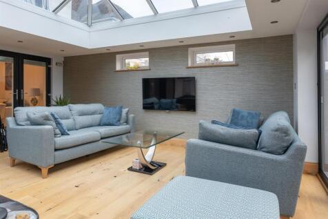 102 Ashlawn Road, Rugby
