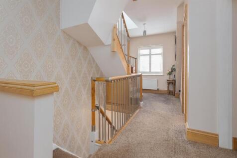 102 Ashlawn Road, Rugby