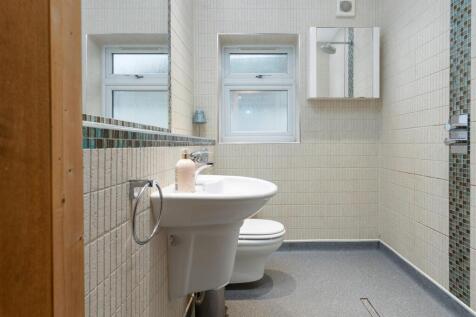 102 Ashlawn Road, Rugby