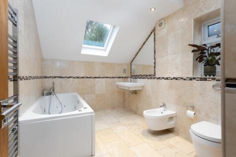 102 Ashlawn Road, Rugby