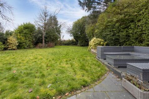 102 Ashlawn Road, Rugby