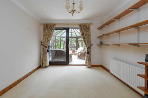 12 Manor House Close, Rugby