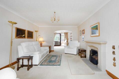 12 Manor House Close, Rugby
