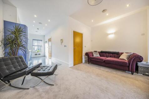 6 Catesby House, Guys Common