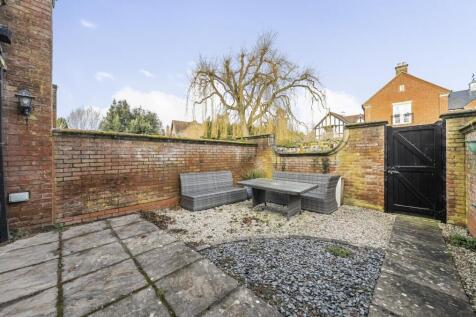 6 Catesby House, Guys Common