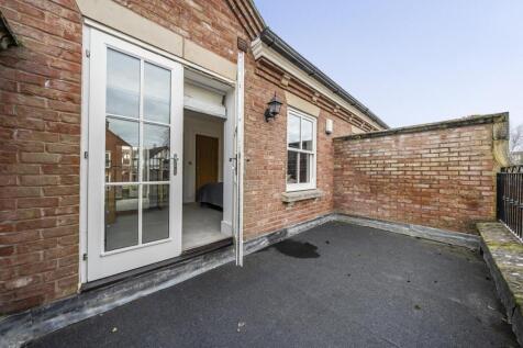 6 Catesby House, Guys Common