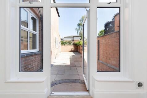 8 Elsee Road, Rugby (14).jpg