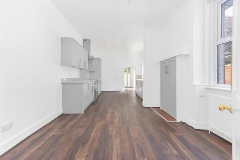 8 Elsee Road, Rugby (16).jpg