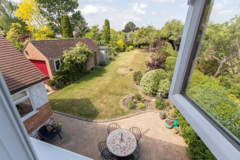 12 Longrood Road