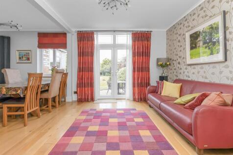12 Longrood Road