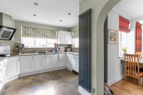 12 Longrood Road