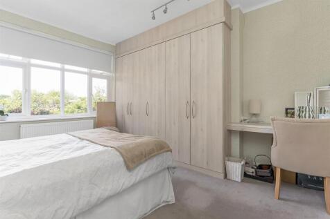 12 Longrood Road