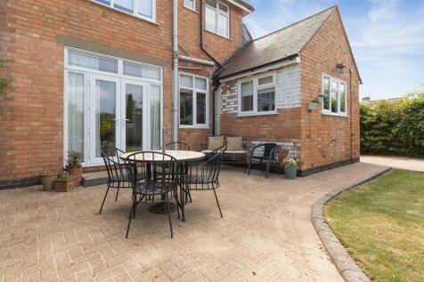12 Longrood Road