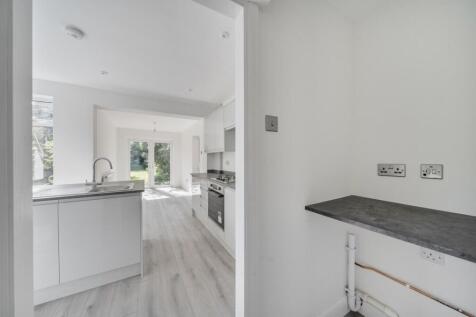 15 Slade Road, Rugby