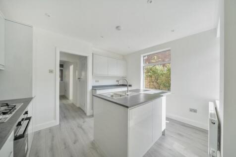 15 Slade Road, Rugby