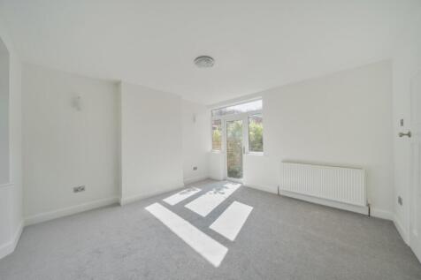 15 Slade Road, Rugby