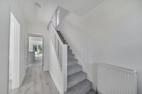 15 Slade Road, Rugby