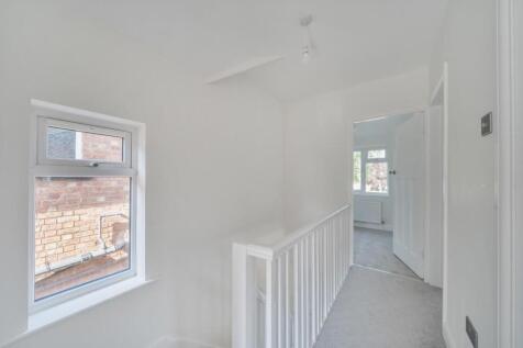15 Slade Road, Rugby