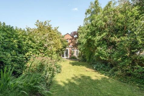 15 Slade Road, Rugby