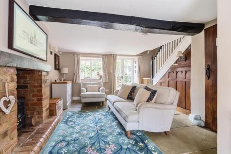 23 Main Road, Crick