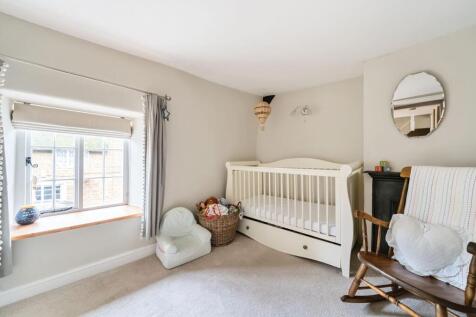 23 Main Road, Crick