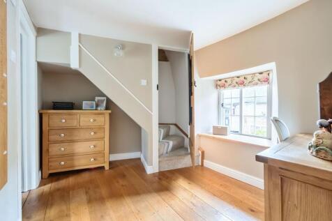 23 Main Road, Crick